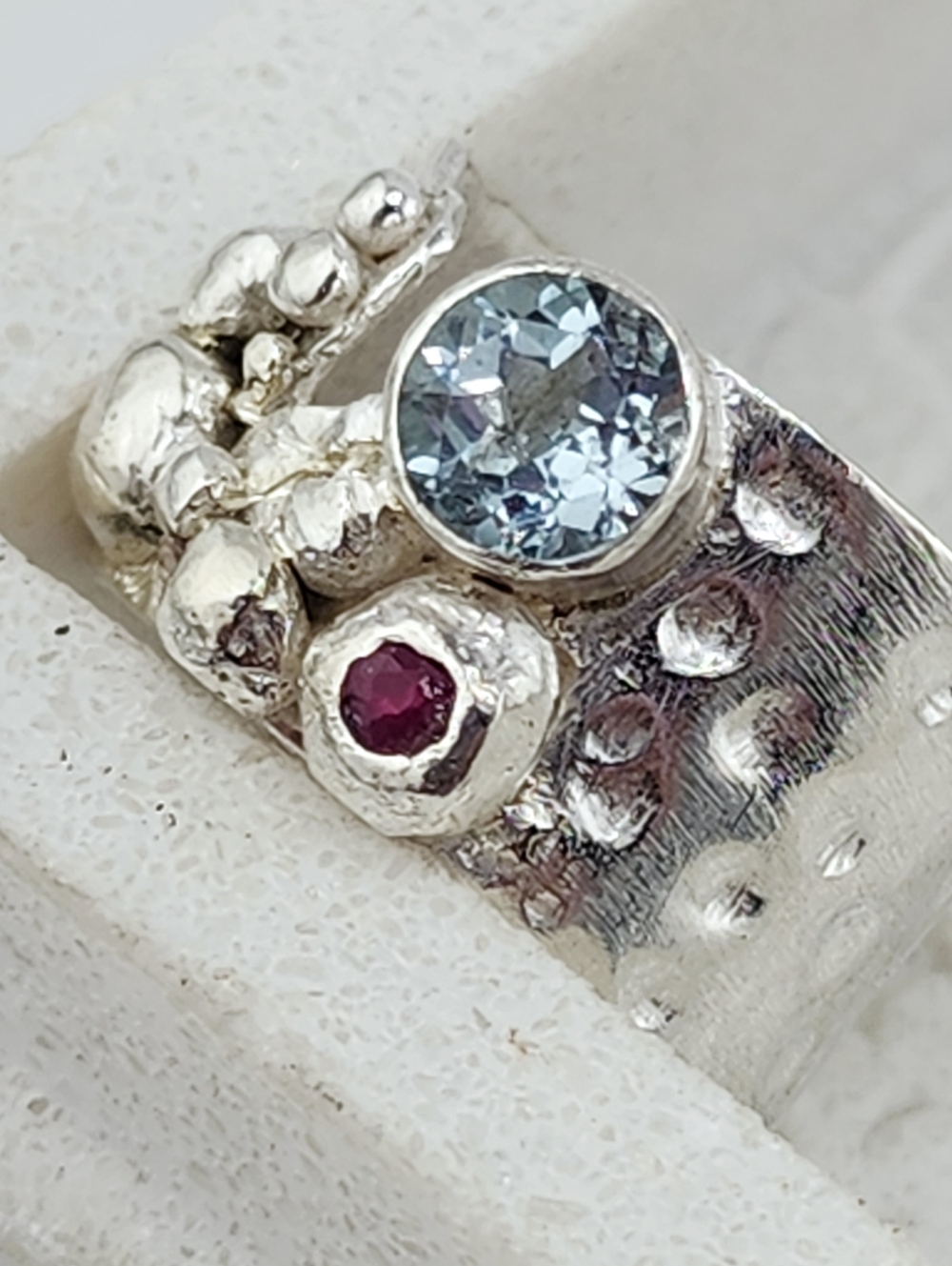 AQUAMARINE & PINK SAPPHIRE BRUTALIST RING HANDMADE IN STERLING SILVER SIZE 8 - Picture 2 of 11